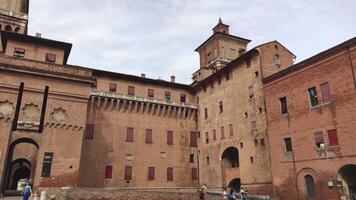 ferrara Italien 29 Juli 2020 mittelalterlich Schloss von ferrara das historisch Italienisch Stadt video