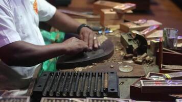 BAYAHIBE DOMINICAN REPUBLIC 8 JANUARY 2020 Cigar manufacturing hand made video