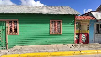 bayahibe dominicaans republiek 23 december 2019 caraïben gekleurd huizen video