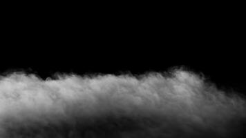 dik grond mist langzaam in beweging vooruit - geïsoleerd Aan zwart achtergrond - vfx element - 4k pro res video