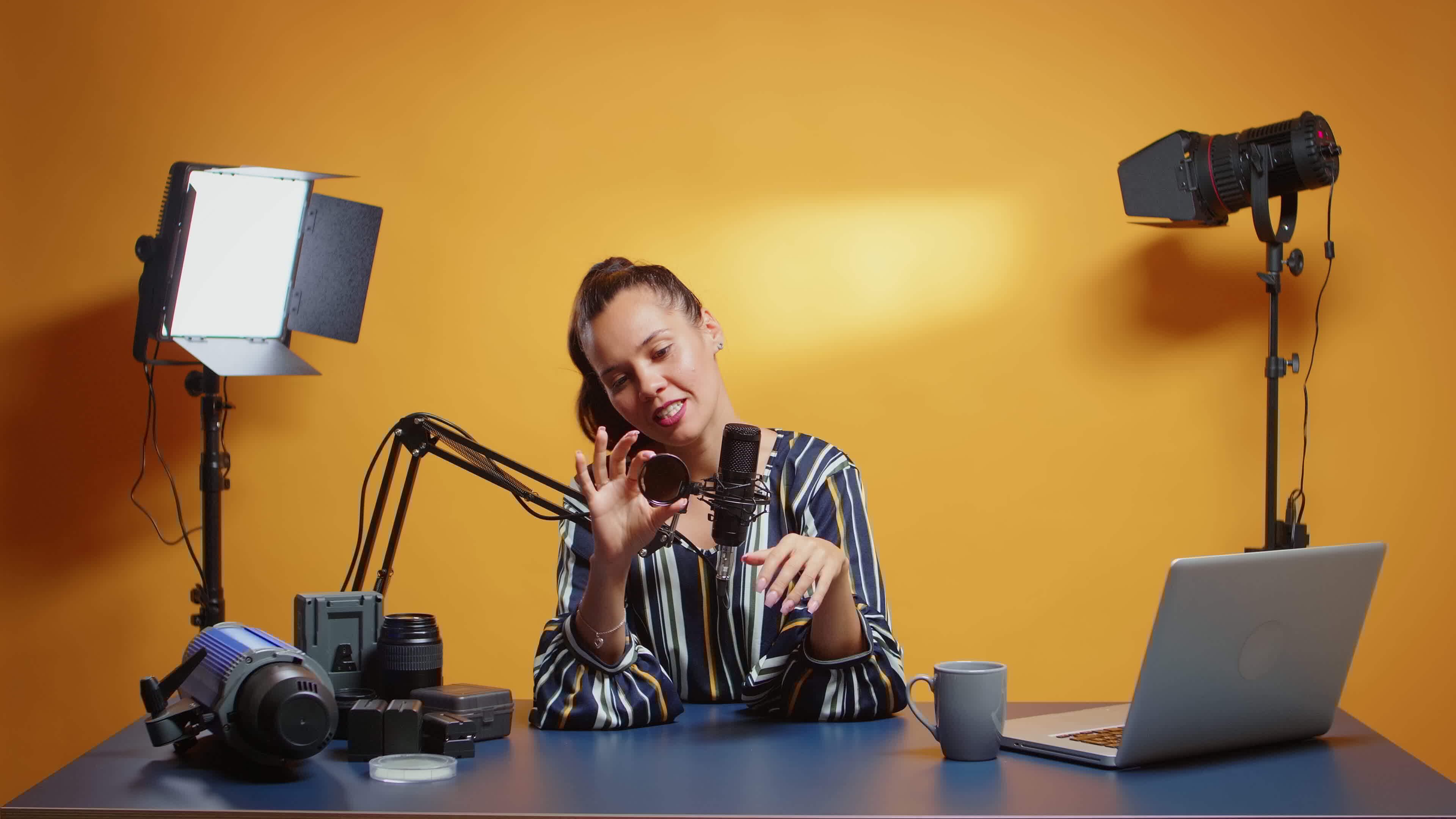The Influencer Everyone'S Talking About: Mrsjones011 - 33l61g9