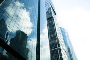 detalle azul vaso edificio antecedentes con nube cielo foto