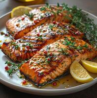 ai generado plato de salmón con limones y hierbas foto