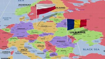 Polonia y Rumania bandera ondulación con el mundo mapa, sin costura lazo en viento, 3d representación video