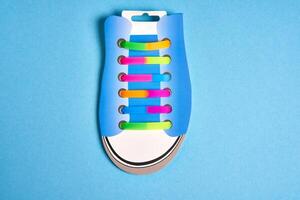 multi de colores cordones de los zapatos para zapatos. el plastico rápido atado alternativa cordones de los zapatos foto