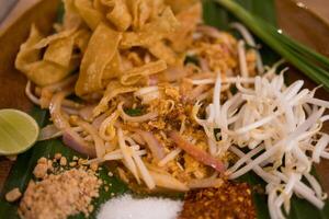 Tailandia estilo fideos, salteado arroz fideos. tailandés llamado almohadilla tailandés foto