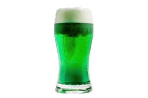 ai generado un vaso de frío verde cerveza en un transparente antecedentes png