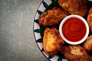 Crispy Fried Chicken with Fish Sauce photo