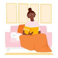 linda joven negro mujer sentado en el sofá y leyendo un libro vector
