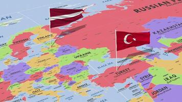 Letonia y Turquía bandera ondulación con el mundo mapa, sin costura lazo en viento, 3d representación video