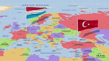 Luxemburgo y Turquía bandera ondulación con el mundo mapa, sin costura lazo en viento, 3d representación video