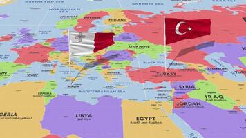 Malta y Turquía bandera ondulación con el mundo mapa, sin costura lazo en viento, 3d representación video