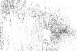 resumen polvoriento y sucio rasguño textura material o superficie. el partículas de carbón salpicado en blanco antecedentes. negro polvo partículas explotar aislado en blanco antecedentes foto