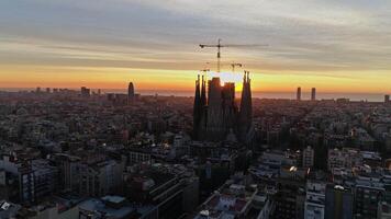 aéreo ver ciudad de Barcelona en España video