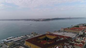 de verbazingwekkend stad van Lissabon anr de beroemd rivier- douro in Portugal video