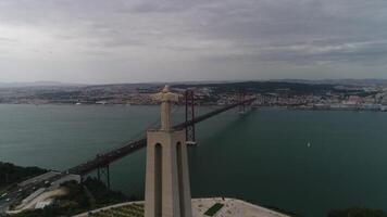 aereo video di re Cristo nel almada Lisboa Portogallo