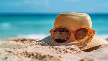 ai generado sombrero y Gafas de sol en playa con Oceano antecedentes foto