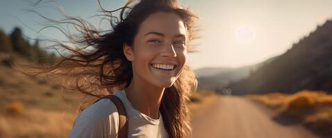 ai generado mujer sonriente por el la carretera y pateando dentro algunos sendero foto