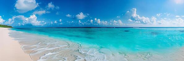 ai generado hermosa arenoso playa con blanco arena y montañoso terreno, mar, soleado clima, panorámico vista. foto