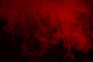 vibrante rojo vapor en oscuro fondo, un dinámica visual declaración. foto