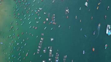 Haut vue de pêche village sur phu quoc île vietnam video