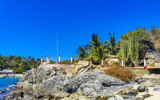 caminando camino caminar camino playa personas zicatela puerto escondido México. foto