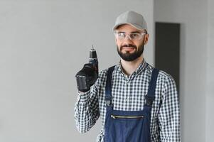 positivo masculino reparador a hogar foto