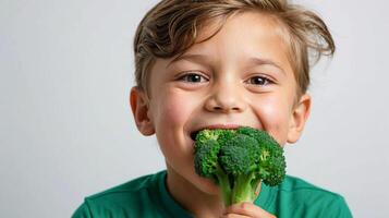 ai generado joven chico comiendo un brócoli conjunto en contra un blanco limpiar antecedentes. concepto de sano dieta para niños. bueno nutrición educación en familia. foto