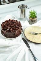 chocolate Dulce de azúcar pastel servido en comida mesa parte superior ver café hornear postre foto