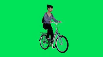 un hembra empleado montando un bicicleta desde un Tres arrinconado ángulo video
