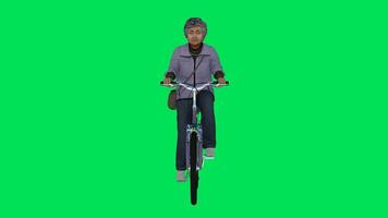 antiguo mujer montando un bicicleta en el calle desde el frente ángulo video