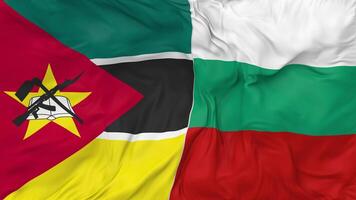Moçambique vs Bulgária bandeiras juntos desatado looping fundo, em loop colisão textura pano acenando lento movimento, 3d Renderização video