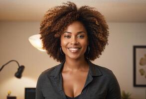 ai generado confidente mujer con un radiante afro peinado en su oficina. retrata empoderamiento y profesional elegancia. foto