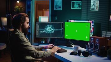 ai worden bewust, pratend met programmeur, vragen existentieel vragen, groen scherm computer. concept van kunstmatig intelligentie- worden zelf bewust, chroma sleutel monitor, camera b video