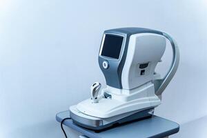 microscópico aparato para comprobación vista de cerca. oftalmología y tratamiento de ojo enfermedades. ojo clínica, optometrista. ojo visión dispositivo. foto