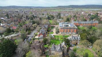 aérien métrage de historique Oxford central ville de l'Oxfordshire, Angleterre uni Royaume. Mars 23, 2024 video