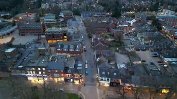 hoog hoek nacht beeldmateriaal van verlichte harpenden stad- van Engeland Super goed Brittannië. maart 16e, 2024 video