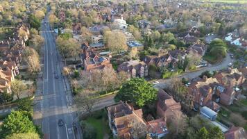 hoch Winkel Aussicht von historisch Oxford zentral Stadt von Oxfordshire, England vereinigt Königreich während Orange Sonnenuntergang. März 23., 2024 video
