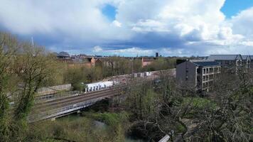 aereo Visualizza di Oxford città ferrovia stazione vicino fiume Tamigi a Oxford città di Inghilterra unito regno. marzo 23, 2024 video