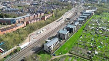 aereo Visualizza di Oxford città ferrovia stazione vicino fiume Tamigi a Oxford città di Inghilterra unito regno. marzo 23, 2024 video