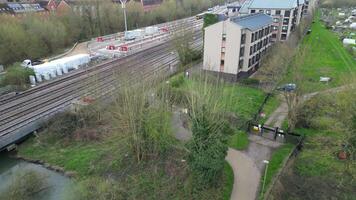 aereo Visualizza di Oxford città ferrovia stazione vicino fiume Tamigi a Oxford città di Inghilterra unito regno. marzo 23, 2024 video