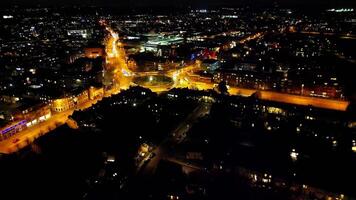 hora lapso imágenes de iluminado central Cambridge ciudad de Inglaterra Reino Unido durante noche. marzo 21, 2024 video