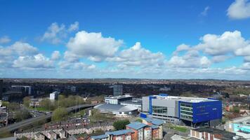 alto ángulo imágenes de central Coventry céntrico edificios a ciudad centrar de Inglaterra unido Reino. marzo 30, 2024 video