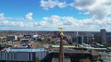 hoch Winkel Aufnahmen von zentral Coventry Stadt Center von England vereinigt Königreich. März 30., 2024 video