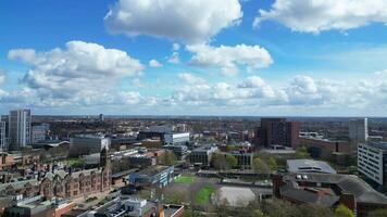 alto ángulo imágenes de central Coventry céntrico edificios a ciudad centrar de Inglaterra unido Reino. marzo 30, 2024 video