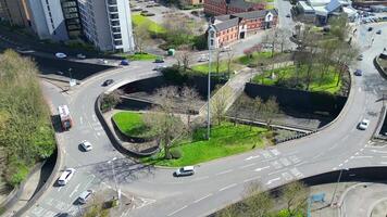 alto ángulo imágenes de central Coventry céntrico edificios a ciudad centrar de Inglaterra unido Reino. marzo 30, 2024 video