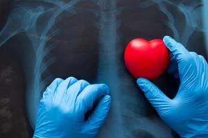 rojo corazón en X rayo pecho. foto