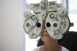 Kid eye test photo