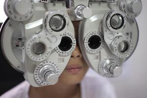 Kid eye test photo