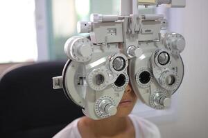 Kid eye test photo